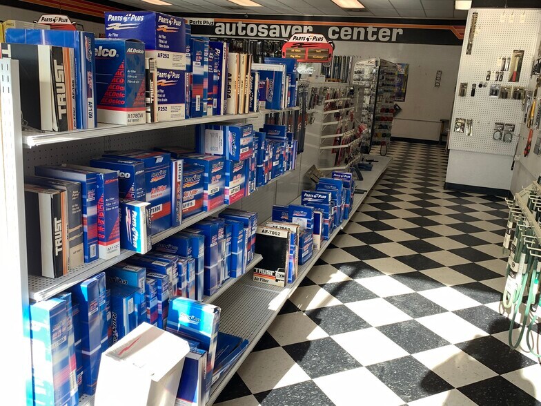 More Photos Of 1510 Washington St, Commerce Auto Repair For Lease