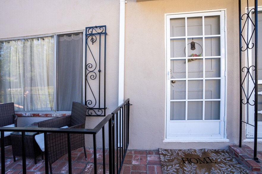 More Photos Of 1434 Berkeley St, Santa Monica Apartments For Sale