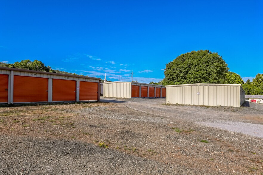 More Photos Of 52 & 54 Awtrey St, Manchester Self Storage For Sale