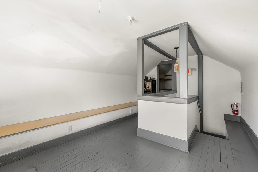 More Photos Of 751 N Virgil Ave, Los Angeles Restaurant For Lease