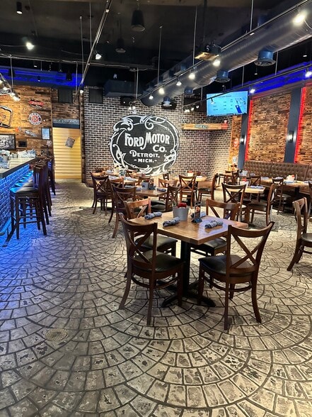 More Photos Of 200 1st Ave S, Saint Petersburg Restaurant For Sale