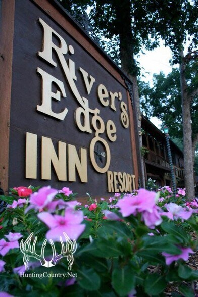 More Photos Of 16392 Tom Akers Rd, Eminence Hotel For Sale