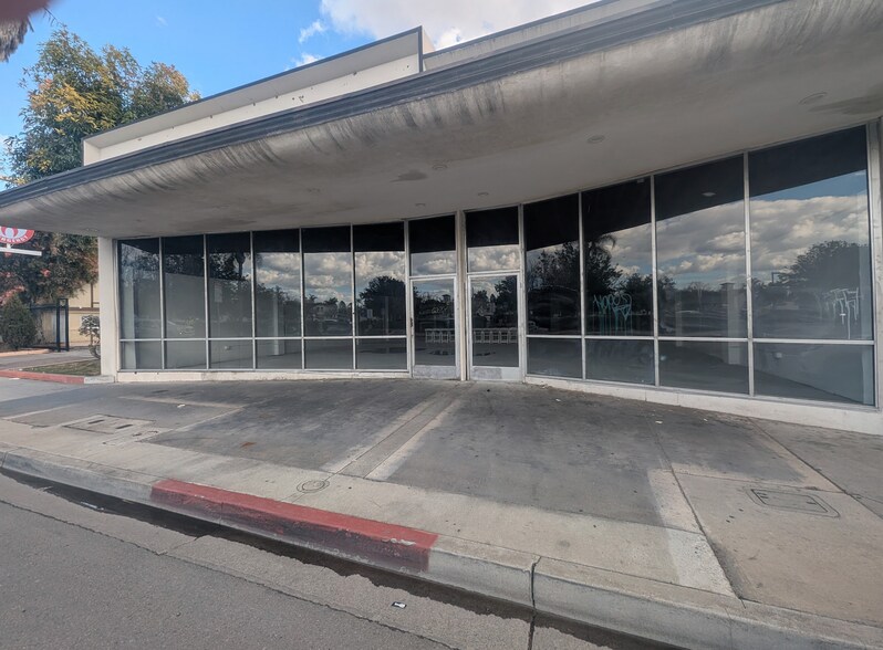 Primary Photo Of 1315 N Main St, Santa Ana Freestanding For Lease