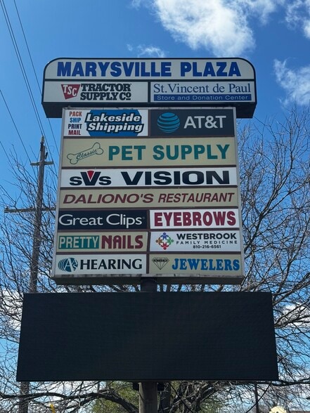 More Photos Of 3198-3280 Gratiot Ave, Marysville Freestanding For Lease