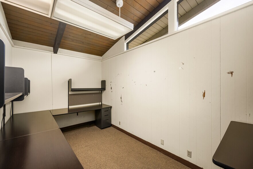 More Photos Of 1661 E Chapman Ave, Fullerton Office For Sale