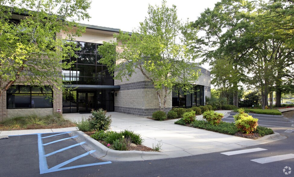 More Photos Of 1700 Summit Lake Dr, Tallahassee Office For Lease