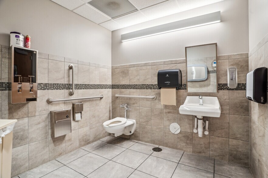 More Photos Of 1414 Main St, Keokuk Office For Lease