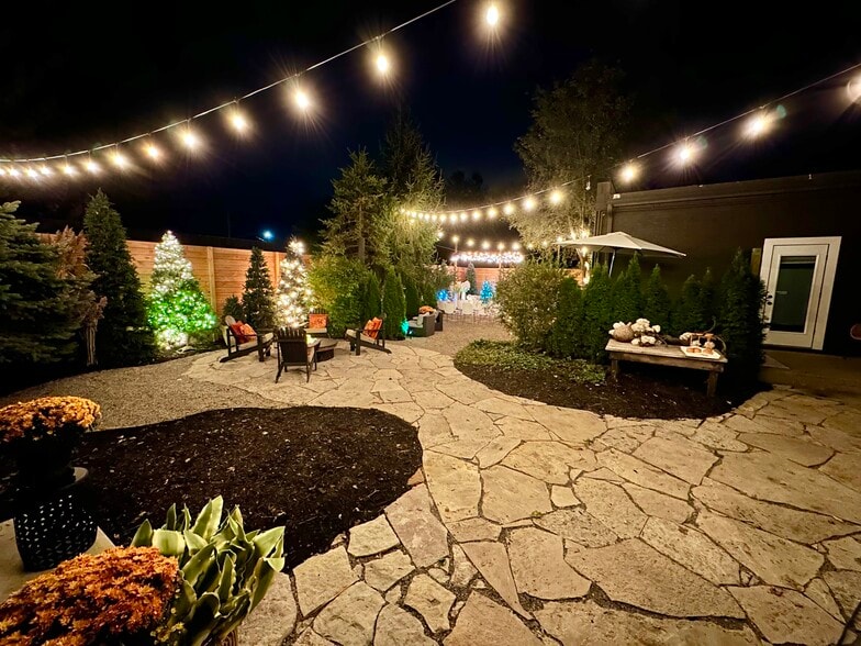 More Photos Of 13662 Red Arrow Hwy, Harbert Hotel For Sale