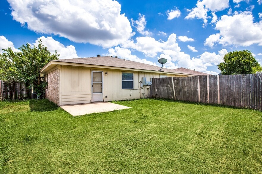 More Photos Of 3600 Hulen Park Cir, Fort Worth Multifamily For Sale