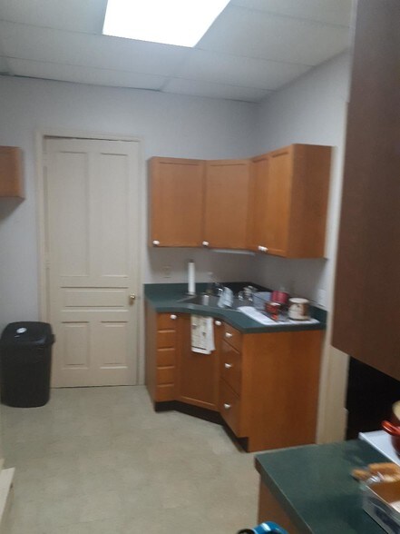 More Photos Of 2102 S Lehigh Ave, Whitehall Apartments For Sale