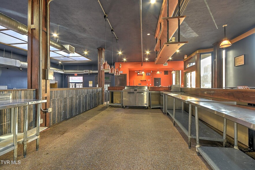 More Photos Of 171 Piedmont Ave, Bristol General Retail For Sale