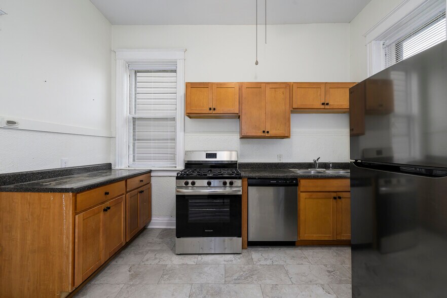 More Photos Of 4374-4382 W Pine Blvd, Saint Louis Office For Sale