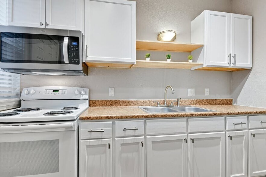 More Photos Of 1114 E Armour Blvd, Kansas City Apartments For Sale