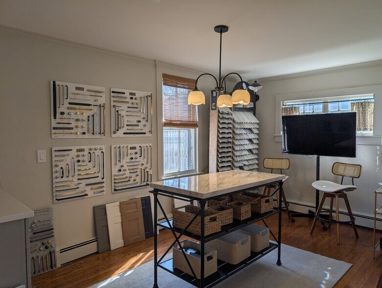More Photos Of 6 Hilltop Rd, Mendham Freestanding For Lease