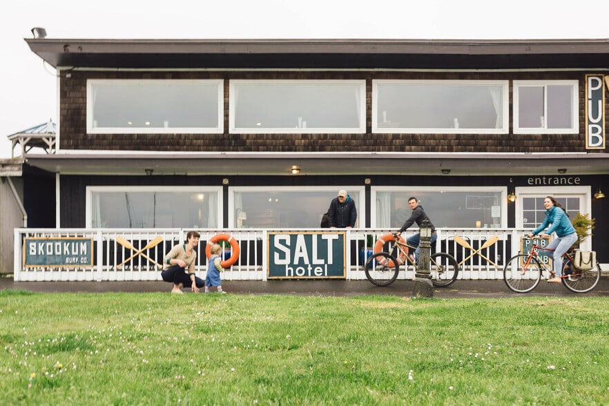 More Photos Of 147 Howerton Ave, Ilwaco Hotel For Sale