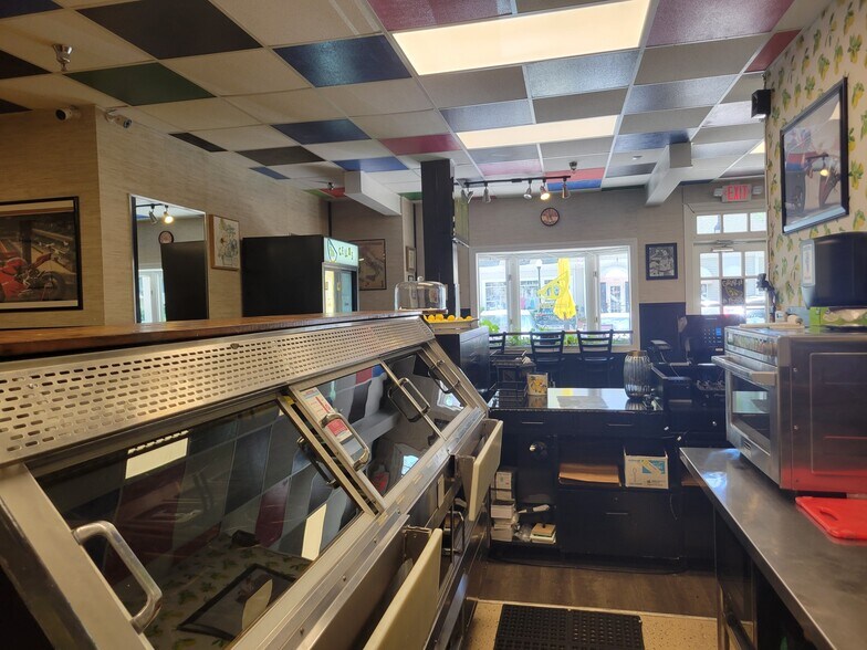 More Photos Of 301 Main St, Hilton Head Island Unknown For Lease