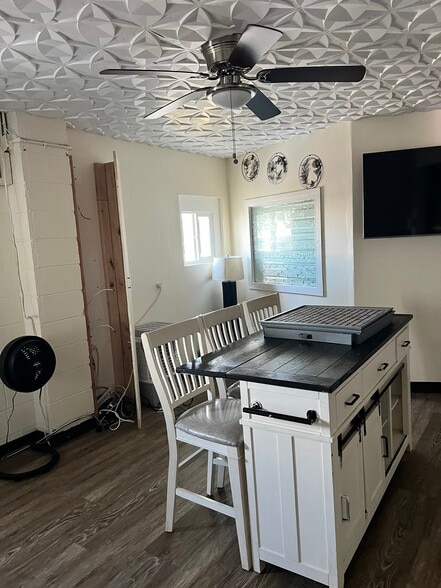 More Photos Of 155 Hamakua Dr, Kailua Freestanding For Lease