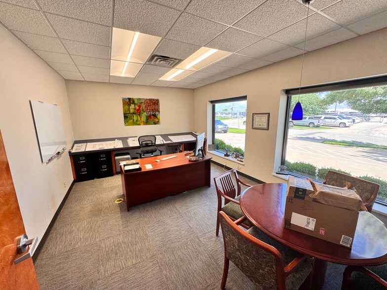 More Photos Of 7408 NW 85th St, Oklahoma City Warehouse For Lease