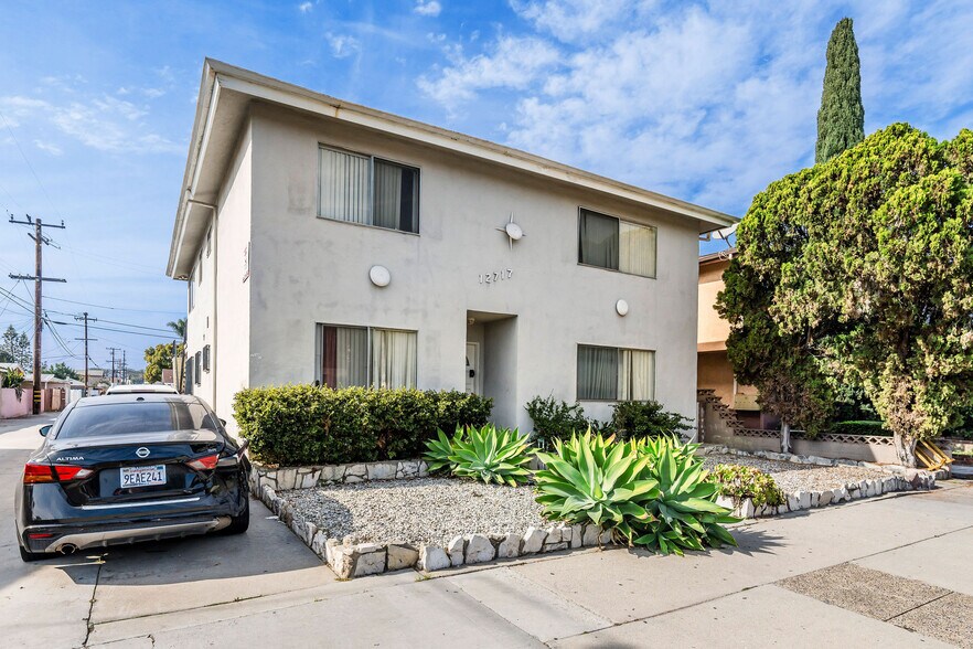 More Photos Of 12717 Cranbrook Ave, Hawthorne Apartments For Sale