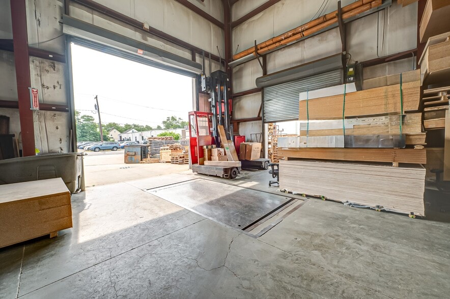 More Photos Of 185 Dixon Ave, Amityville Manufacturing For Sale