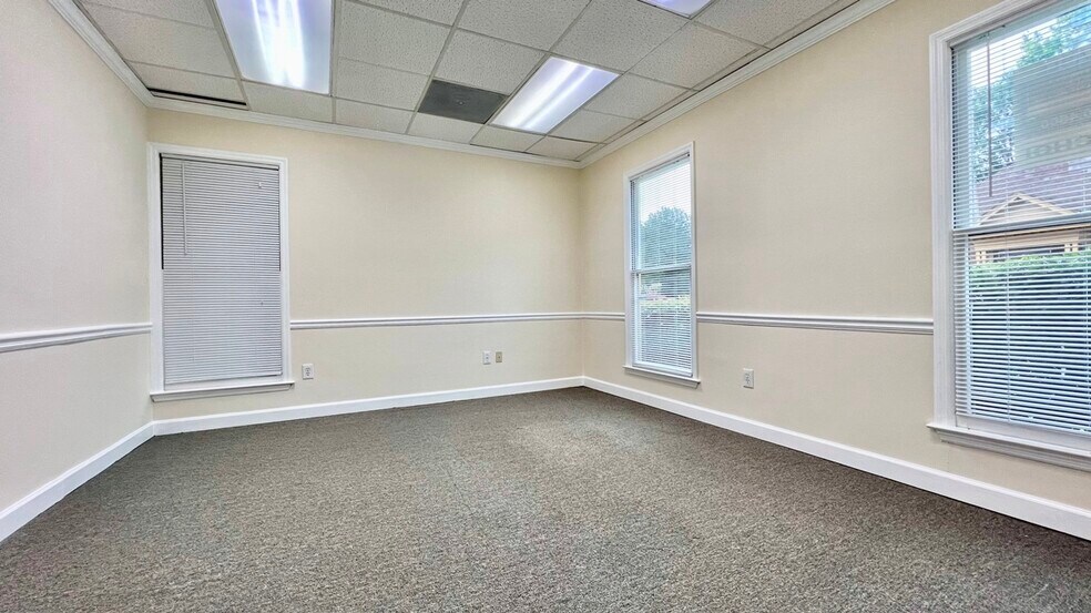 More Photos Of 3867 Holcomb Bridge Rd, Peachtree Corners Office For Lease
