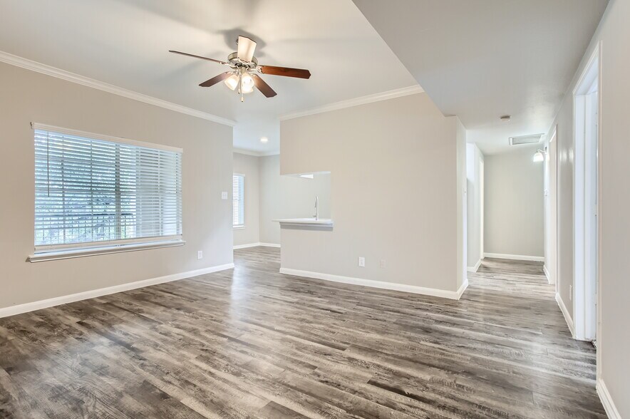 More Photos Of 12380 Wood Bayou Dr, Houston Apartments For Sale