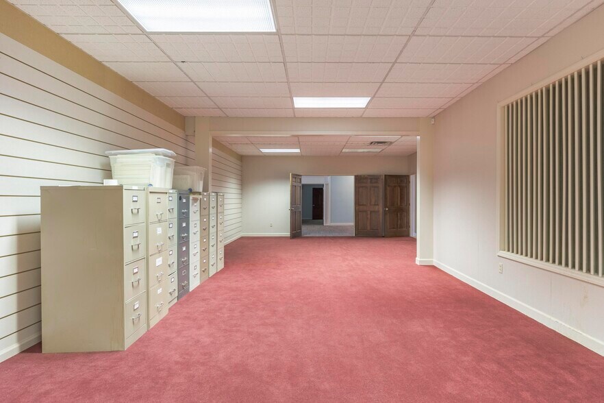 More Photos Of 2415 N Ocoee St, Cleveland Funeral Home For Sale