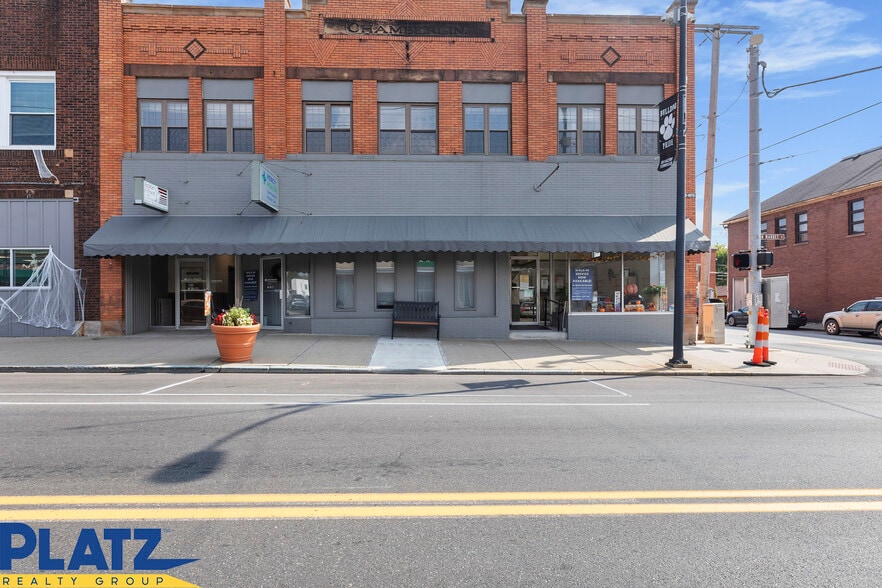 Primary Photo Of 132 N Market St, East Palestine Office For Sale