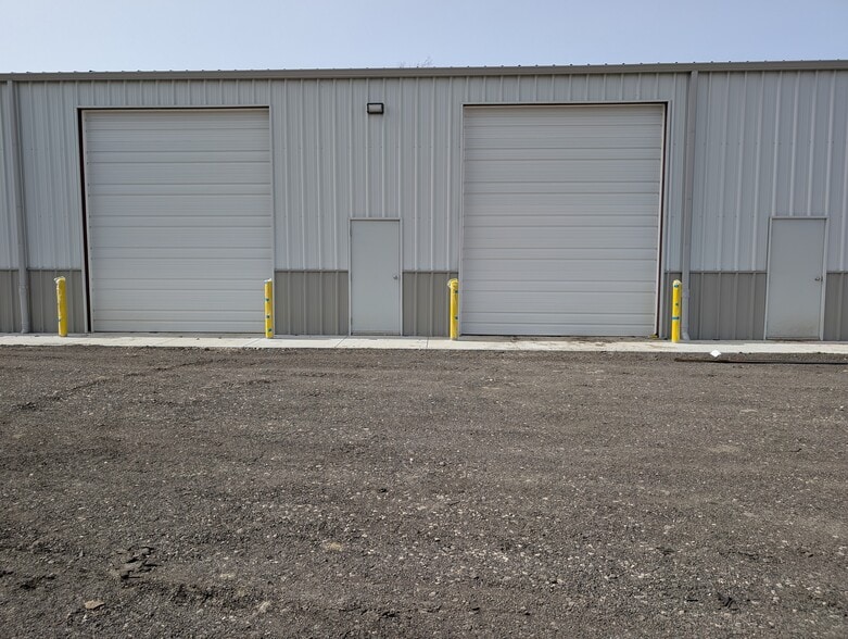 More Photos Of 7050 S FM 730, Azle Warehouse For Lease