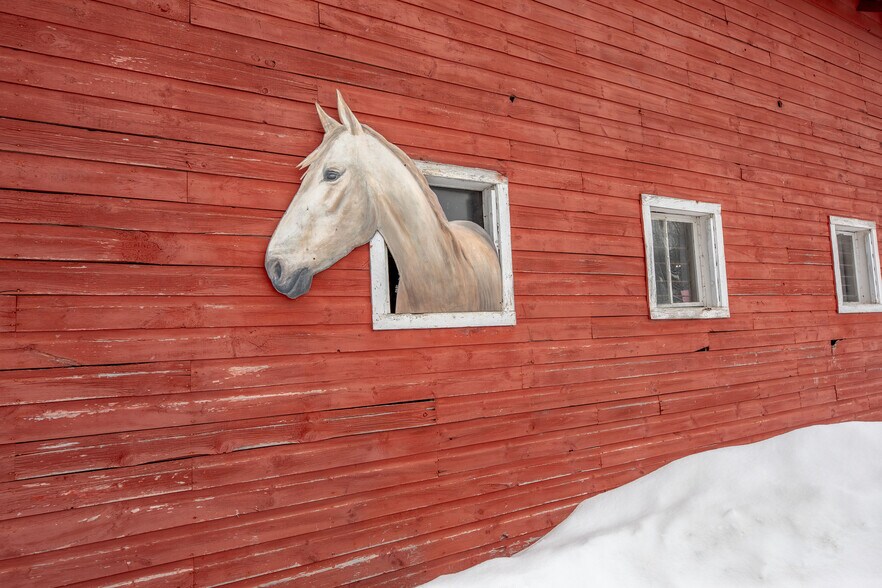 More Photos Of 16 West Main St, Wilmington General Retail For Sale