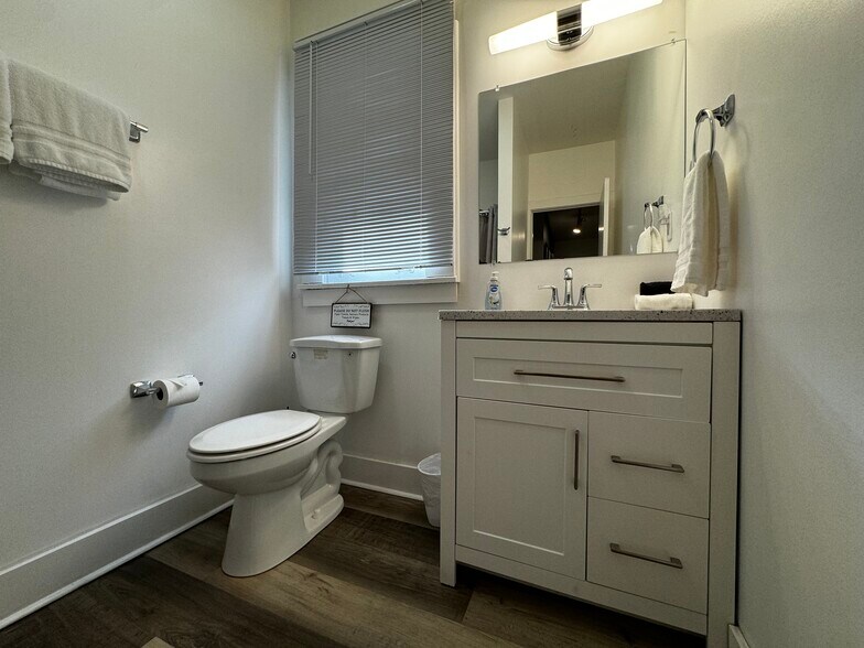 More Photos Of 113 30th Ave N, Nashville Medical For Sale