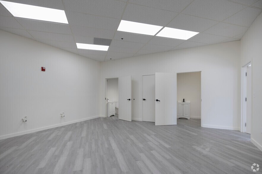 More Photos Of 2101 Main St, Columbia Freestanding For Lease