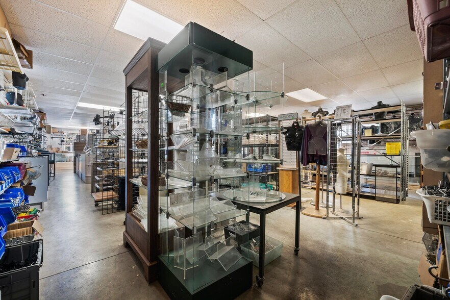 More Photos Of 1907 Sanford Rd, Wells General Retail For Sale