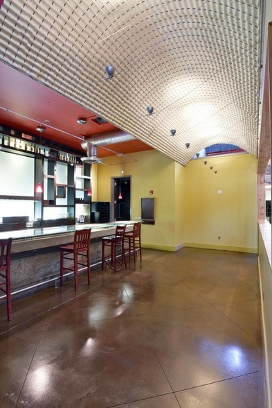 More Photos Of 2807 Meredyth Dr, Albany Restaurant For Sale