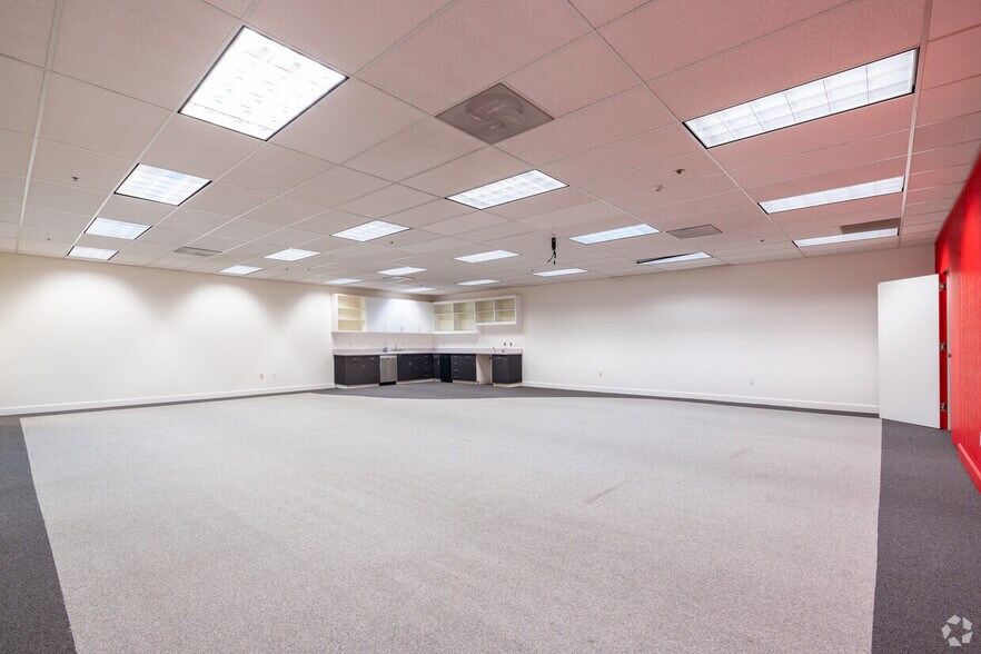 More Photos Of 233 E Harris Ave, South San Francisco Manufacturing For Lease