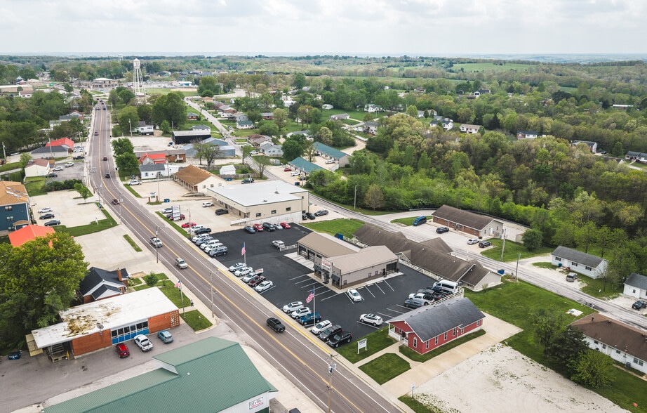 More Photos Of 1008 E Main St, Linn Auto Dealership For Sale