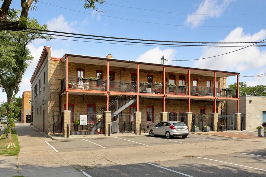 More Photos Of 2220-2226 N Central Ave, Saint Anthony Storefront Retail Office For Lease