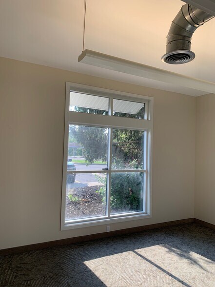 More Photos Of 6250 Jupiter Ave NE, Belmont Office For Lease