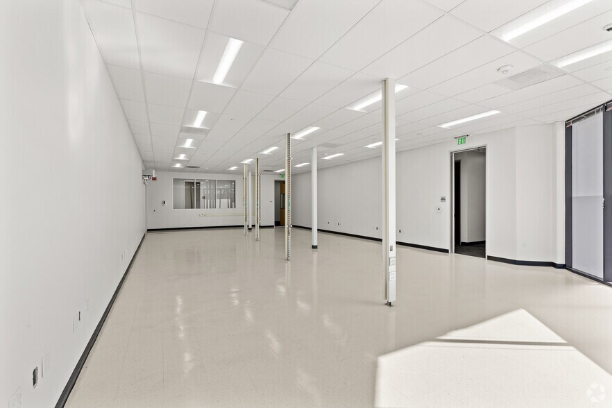 More Photos Of 2580 Junction Ave, San Jose Research And Development For Lease