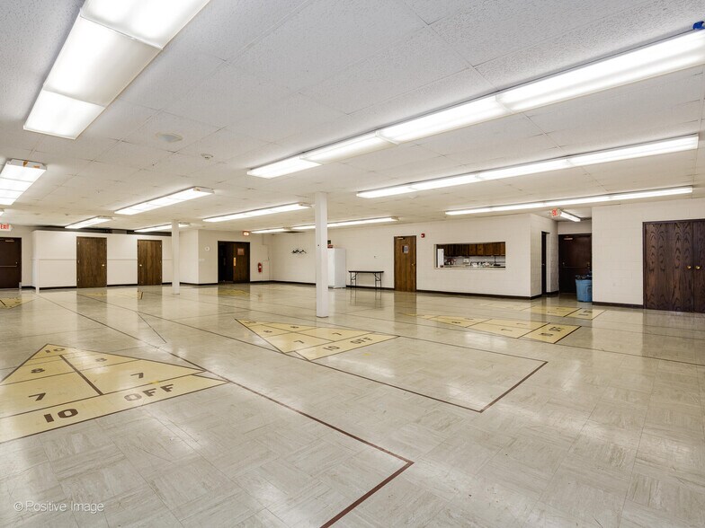 More Photos Of 47 Church St, Lake Zurich Religious Facility For Sale