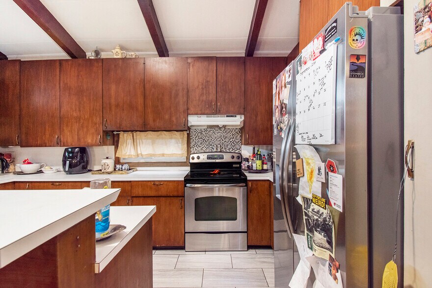 More Photos Of 121 N 35th Ave, Omaha Multifamily For Sale