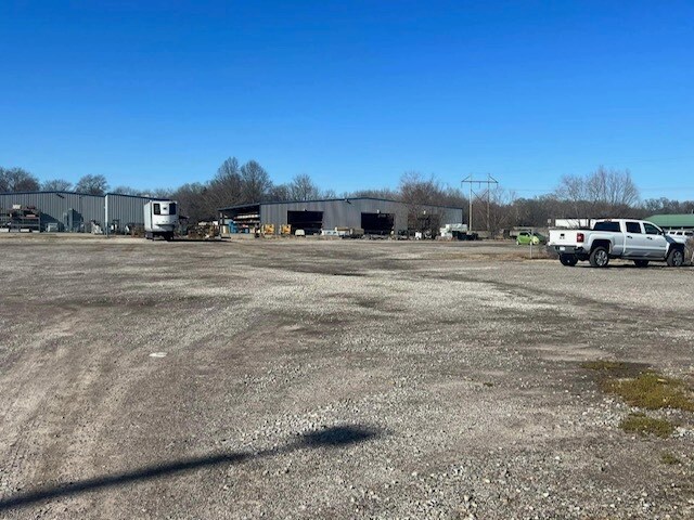 More Photos Of 102 Commerce Dr, Alma Light Distribution For Sale