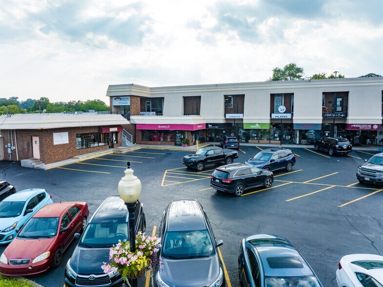 More Photos Of 1005-1011 Bridge Rd, Charleston Storefront Retail Office For Sale