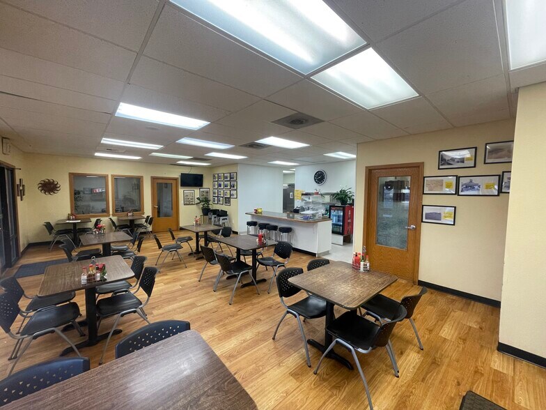 More Photos Of 101 NW Front St, Boardman Restaurant For Sale