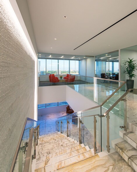 More Photos Of 1900 West Loop S, Houston Office For Lease
