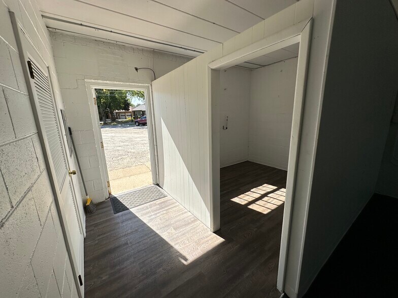 More Photos Of 220-230 Hicks Pl, Palatine Storefront Retail Residential For Sale