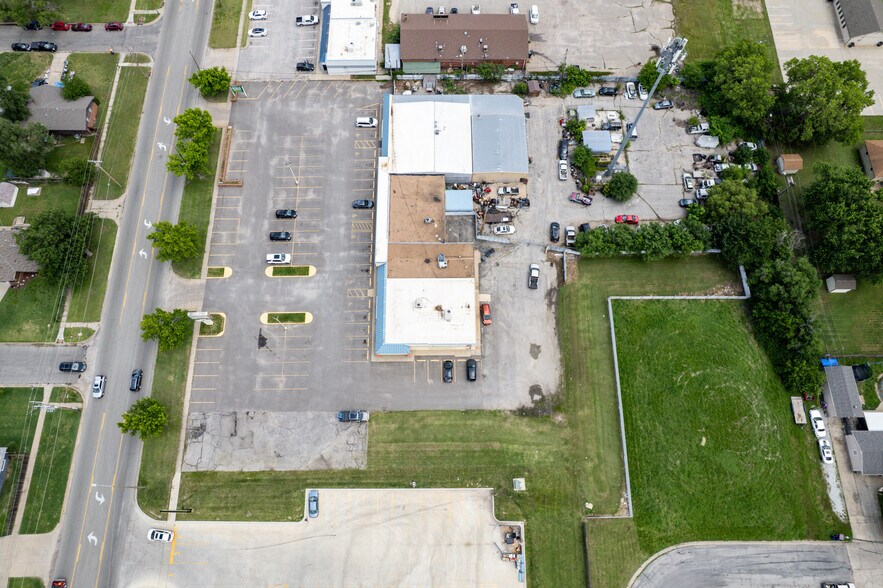 More Photos Of 1309-1415 W 31st St S, Wichita Storefront Retail Office For Sale