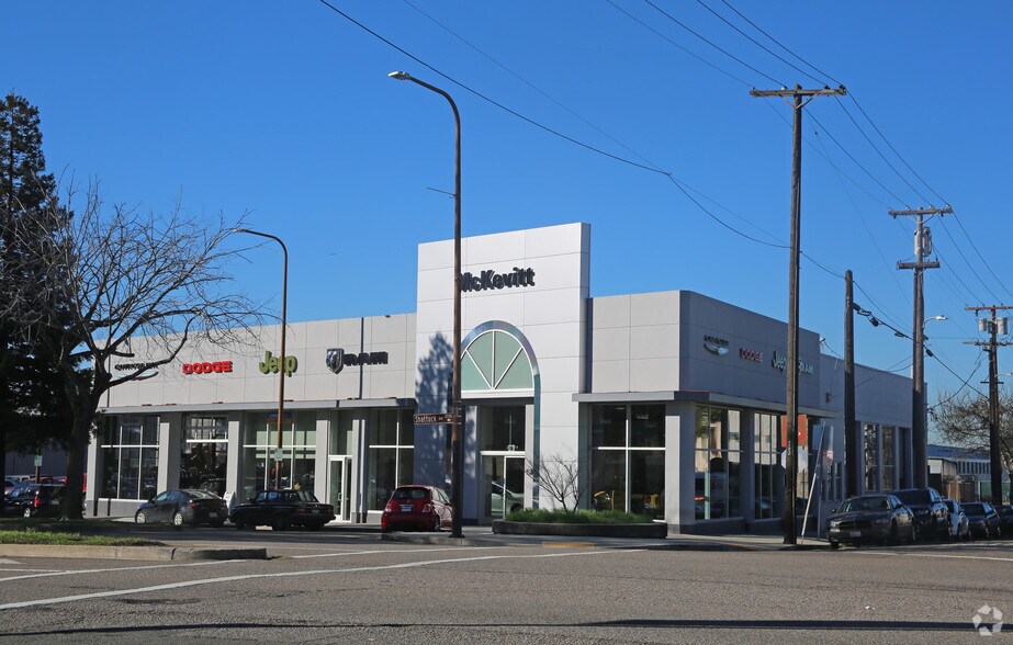 Primary Photo Of 2700 Shattuck Ave, Berkeley Auto Dealership For Lease