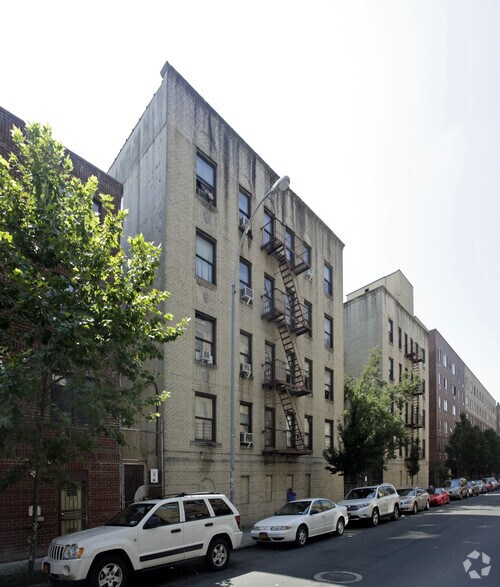 Primary Photo Of 1343 Ogden Ave, Bronx Apartments For Lease
