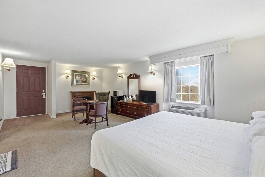 More Photos Of , Eureka Springs Unknown For Sale